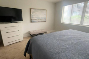 3-BR space in charming Hollywood